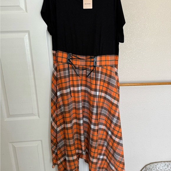 Bloom Chic Plaid Orange and Black Dress - Picture 2 of 4